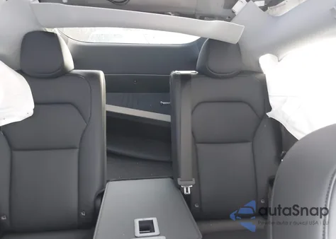 2026 Tesla Model Y Long Range Dual Motor All-Wheel Drive/Long Range Launch Series z USA, uszkodzony, nr VIN 7SAYGDEE6TA396967